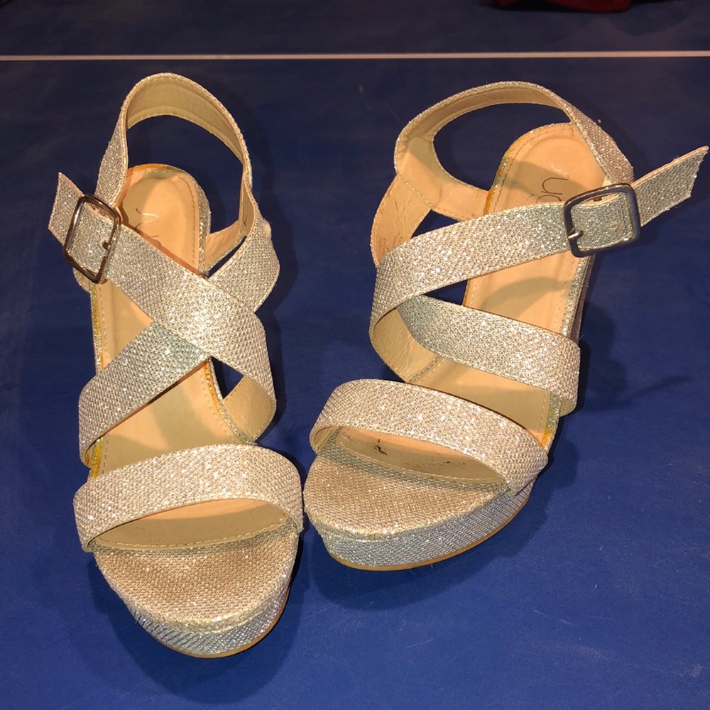 SPARKLY WEDGES